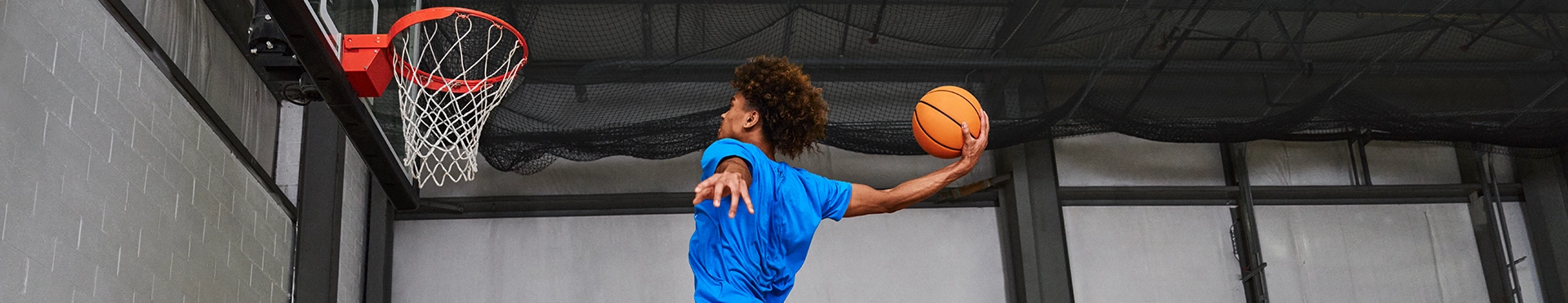 Wszystko czego potrzebujesz na boisku do koszykowki