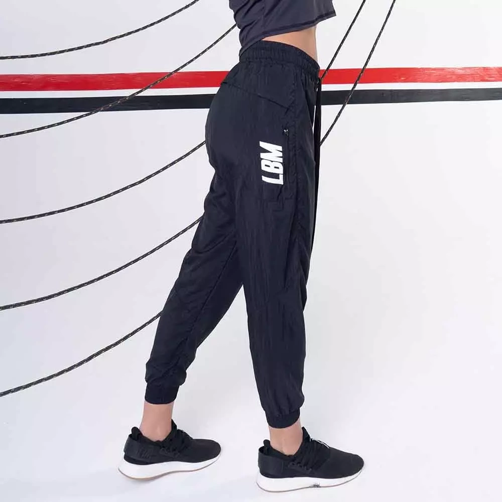 Spodnie dresowe damskie LABELLAMAFIA  PANTS ESSENTIALS BLACK